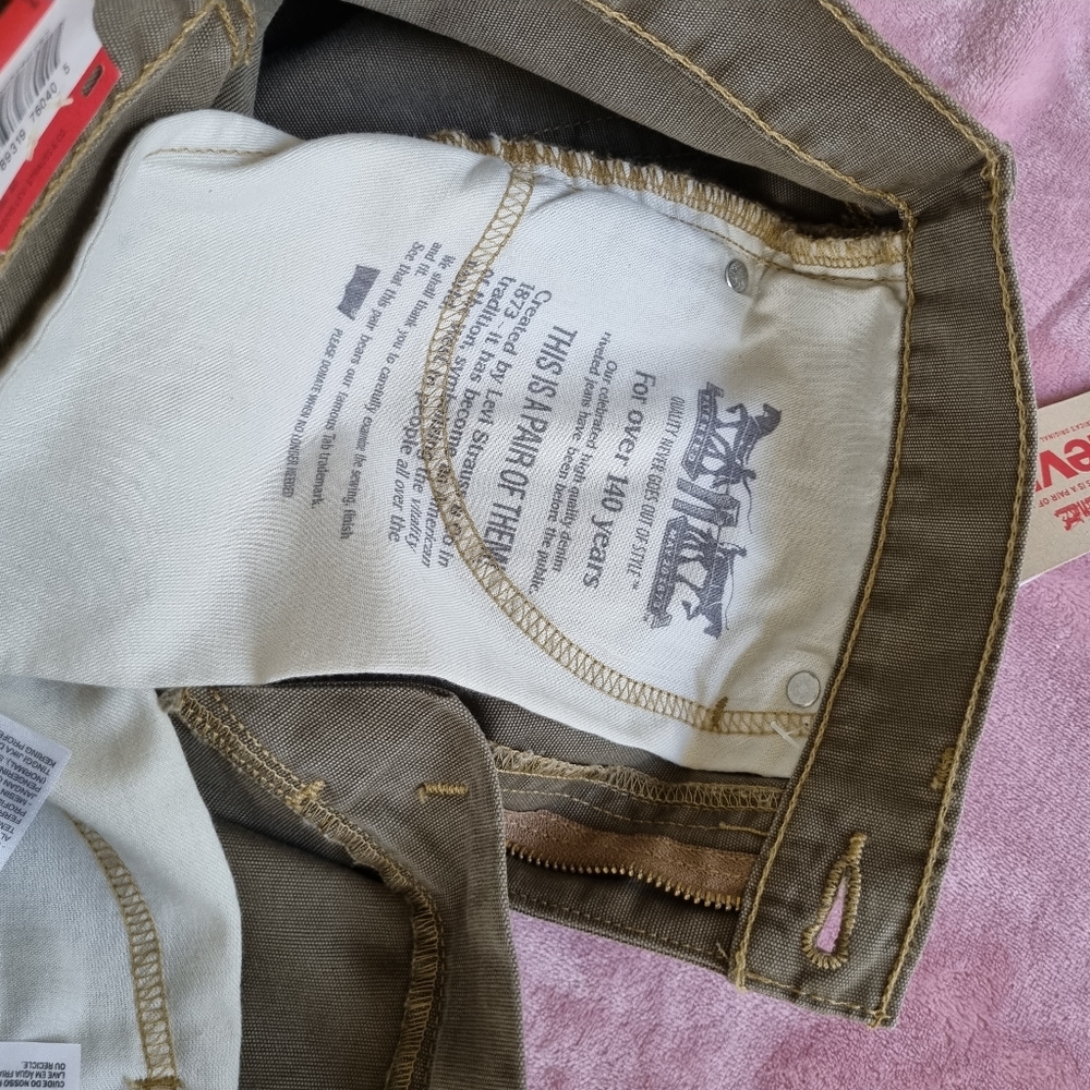 Levi's 514 straight leg pant olive green Size W29/L32 New With Tags - Picture 8 of 10